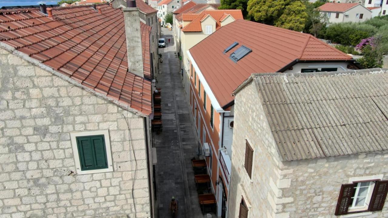 Apartman Lena Centar Bol Luaran gambar