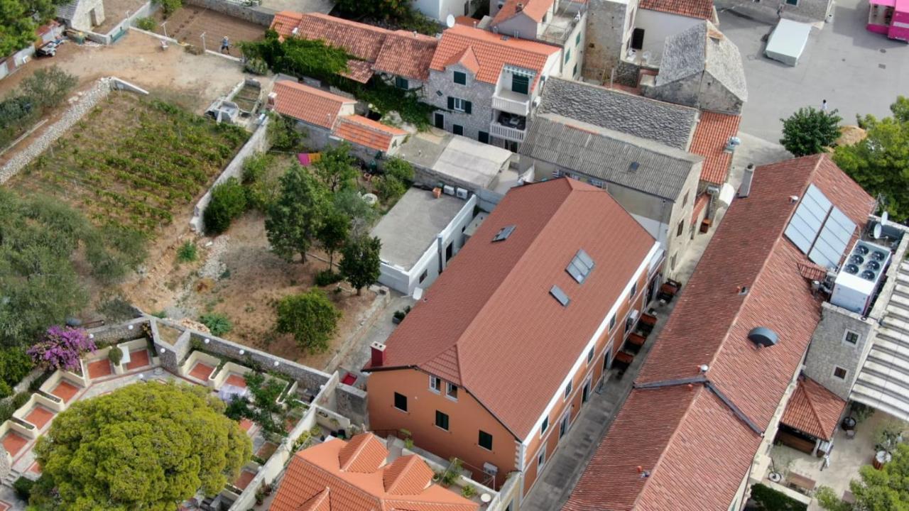 Apartman Lena Centar Bol Luaran gambar