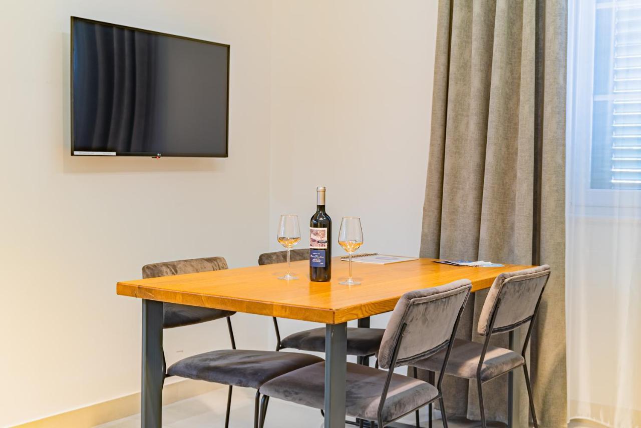 Apartman Lena Centar Bol Luaran gambar