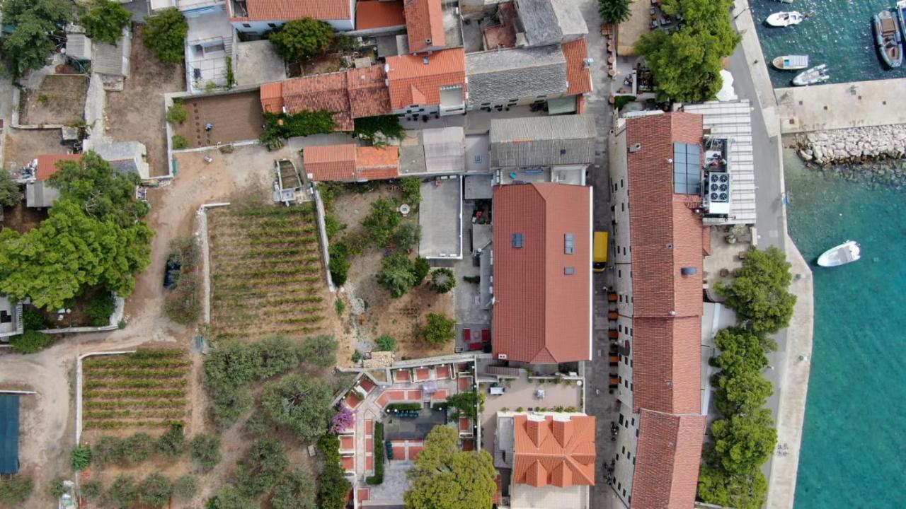 Apartman Lena Centar Bol Luaran gambar